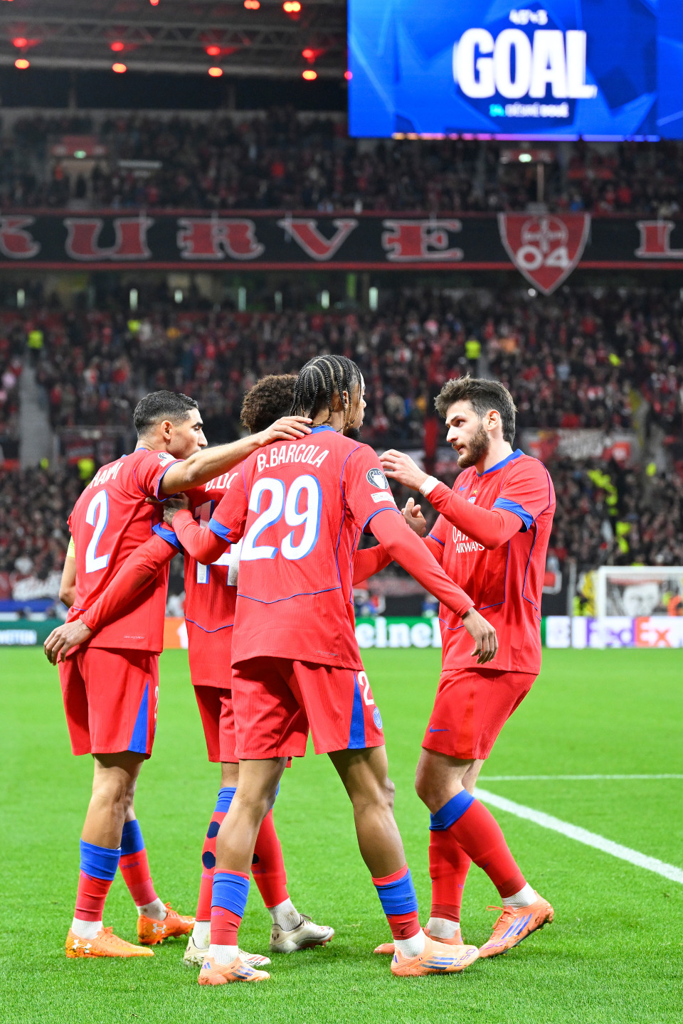 yNsAA, 耳曼队球员, om